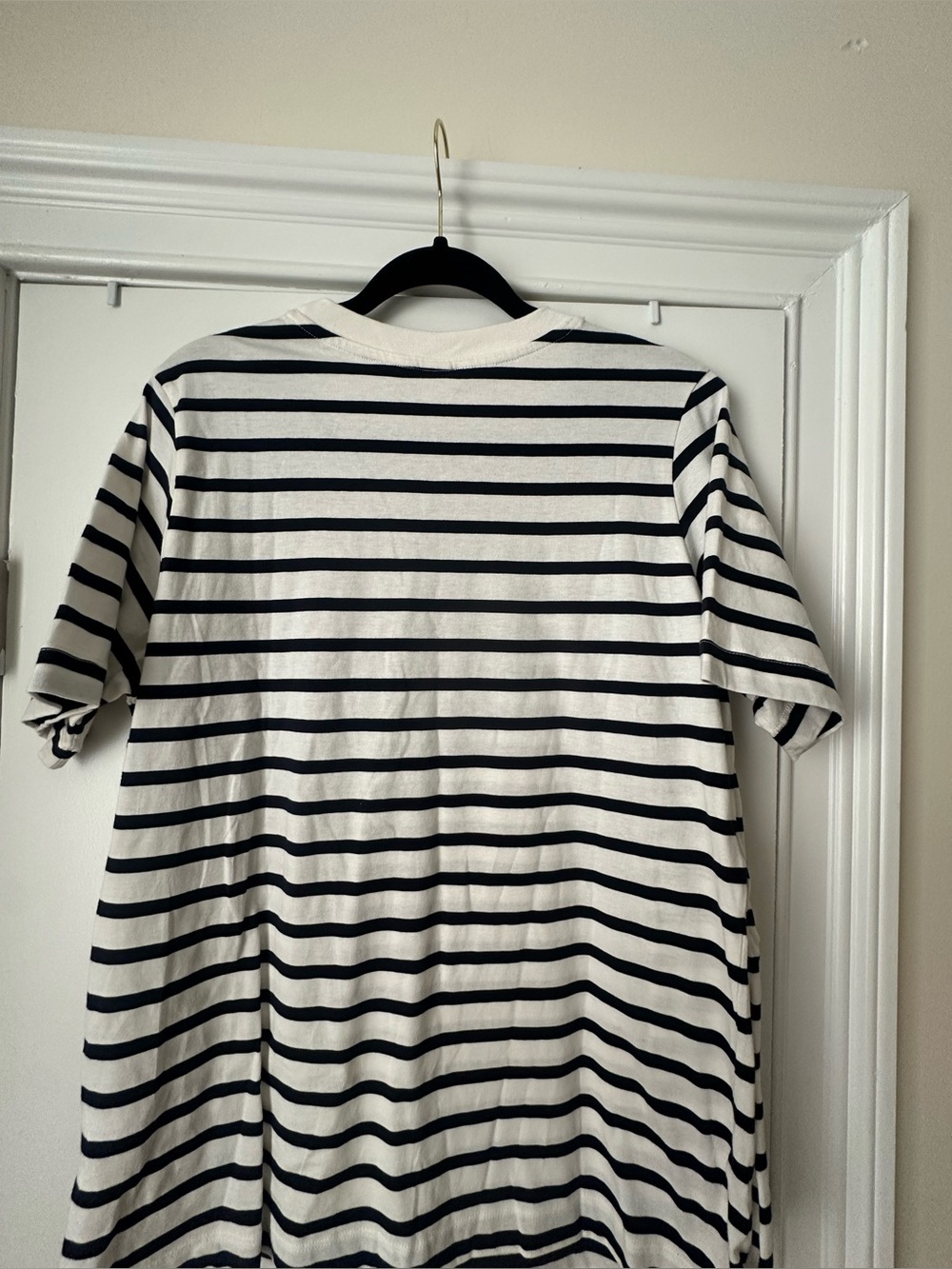 Striped breastfeed Tee in Black and White